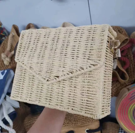Borsa da spiaggia da donna in rattan naturale