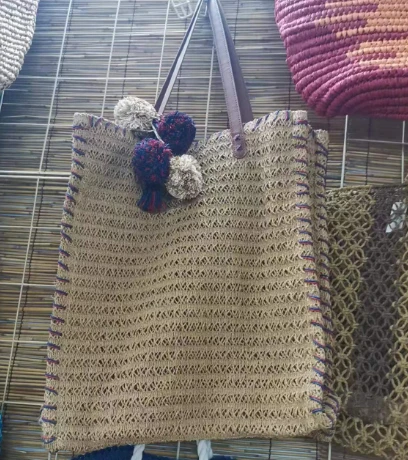 Borsa tote estiva da donna in carta all'uncinetto