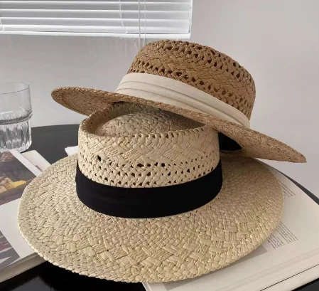 Cappello da spiaggia da donna in paglia con nastro nero