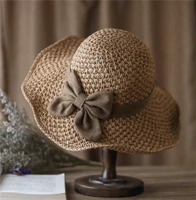 Cappelli di paglia color marrone per le donne
