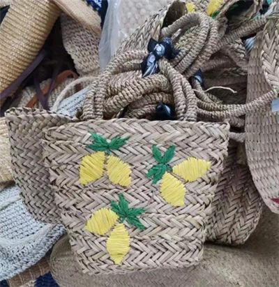 Piccola borsa da ricamo