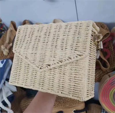 Borsa da spiaggia da donna in rattan naturale