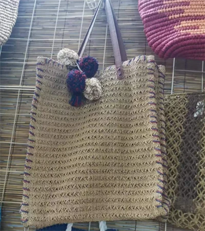 Borsa tote estiva da donna in carta all'uncinetto