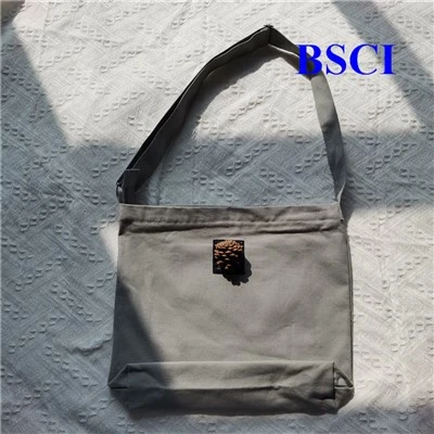 Borsa a tracolla in tela con cerniera