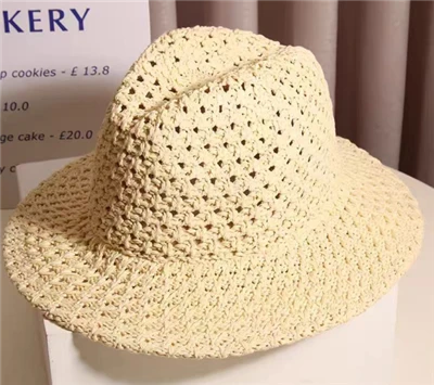 Cappello da donna in paglia fatto a mano con fiore cavo