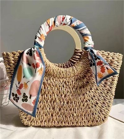 Borsa da donna in carta intrecciata a mano con manici in legno